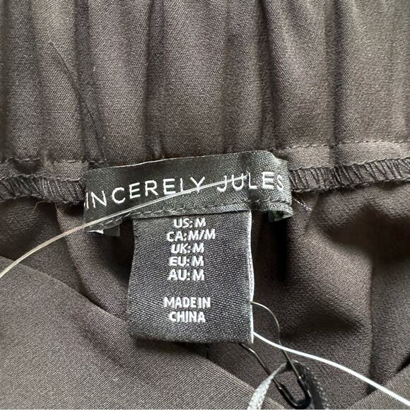 Sincerely Jules NWT Black Elastic Waist Pleated Trouser Shorts Size M - Picture 5 of 7